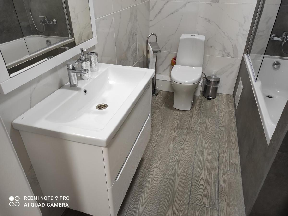 Lux Apartment & Центр,Жк Театральний Rivne Zewnętrze zdjęcie