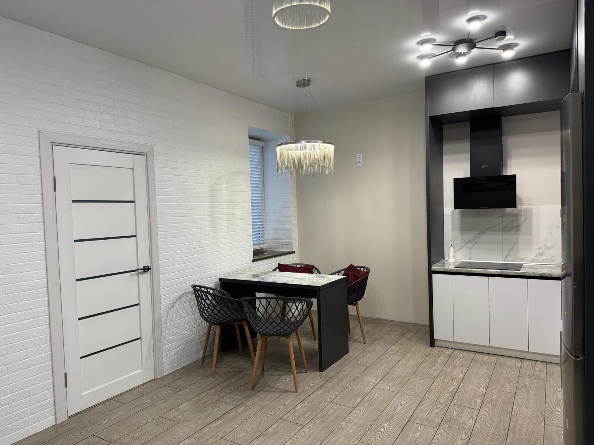 Lux Apartment & Центр,Жк Театральний Rivne Zewnętrze zdjęcie
