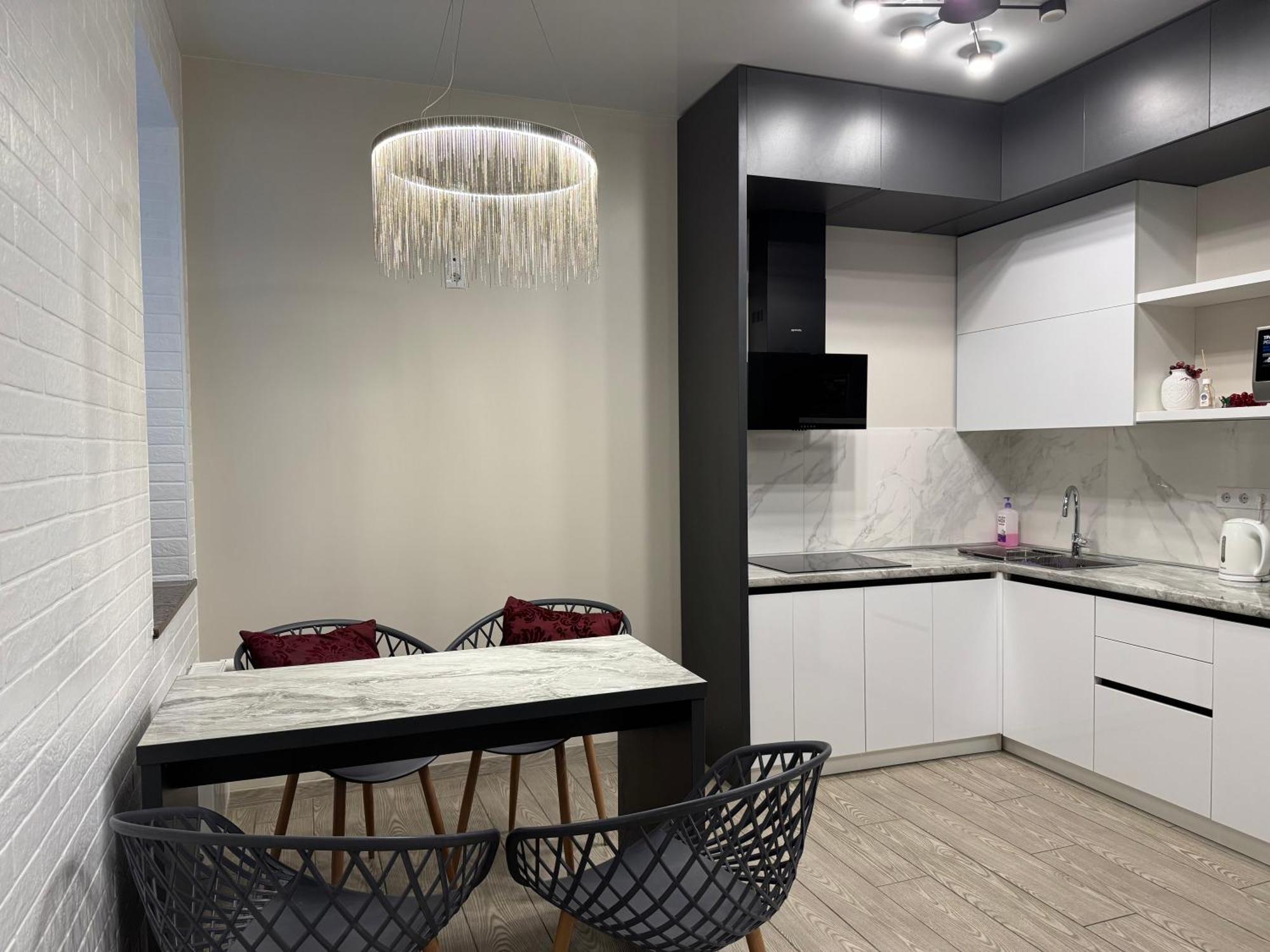 Lux Apartment & Центр,Жк Театральний Rivne Zewnętrze zdjęcie