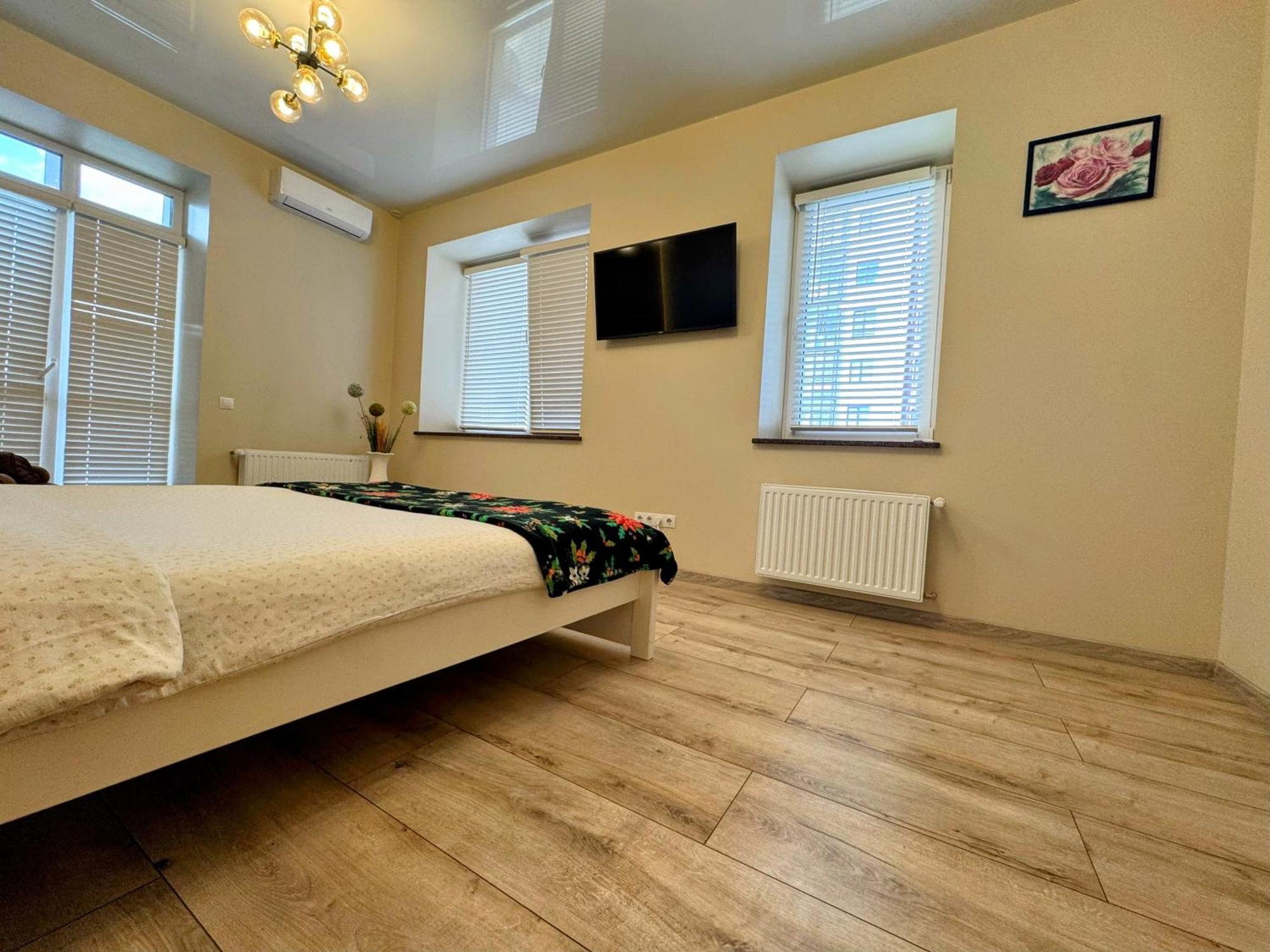 Lux Apartment & Центр,Жк Театральний Rivne Zewnętrze zdjęcie